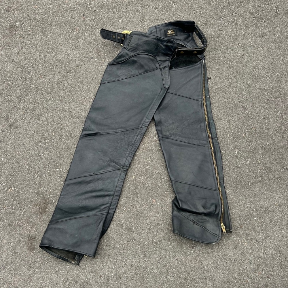 Hog Skins Black Leather Motorcycle Chaps Brass Buckle Made in USA Mens XS M - Picture 2 of 9